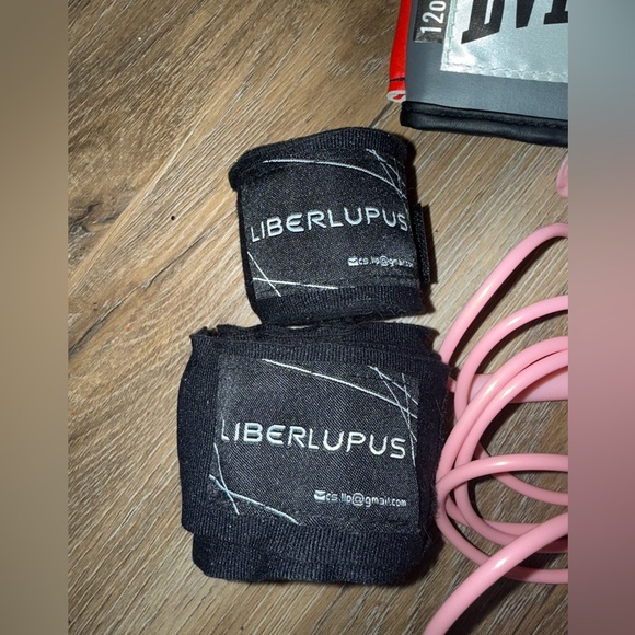 Everlast Pro Style Elite Training Gloves Red 12 oz Boxing Workout Gloves BUNDLE - Picture 15 of 16